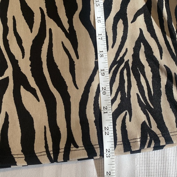 Beacon Zebra Print Flutter Sleeve Top - Picture 10 of 11